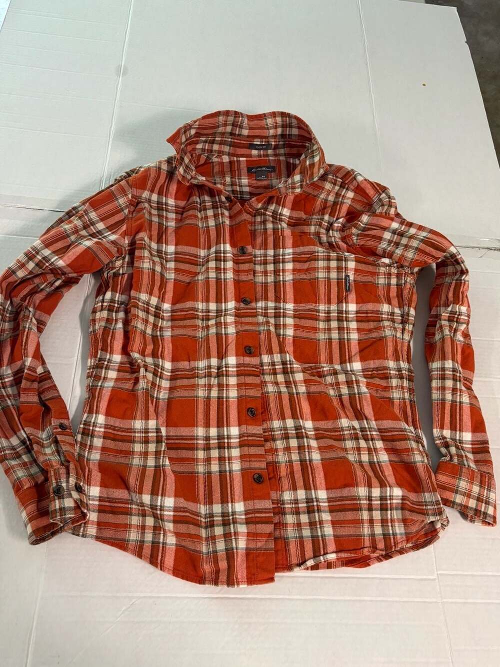 Eddie Bauer Men's Red Plaid Classic Fit Long Sleeve Button-Down Flannel Medium